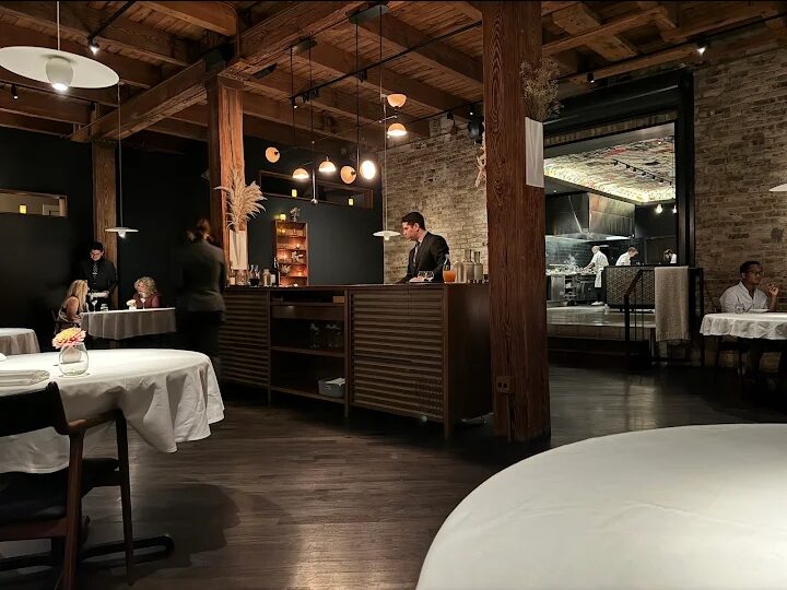 Best Restaurants to Try in Chicago