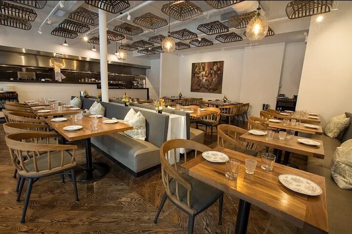 Best Restaurants to Try in Chicago